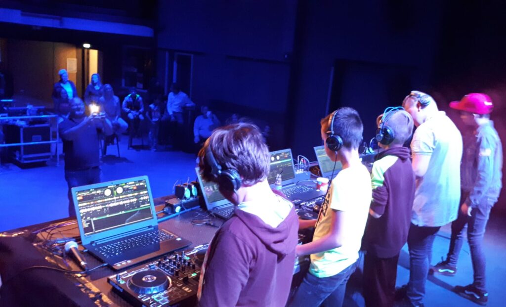 DJ-school, 't Beest, Goes, Zeeland, Middelburg, DJ Vindictiv, DJ les, DJ Cursus